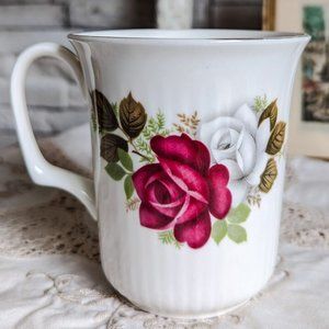 Vintage Richmond Bone China coffee tea mug Made in England Red & White roses